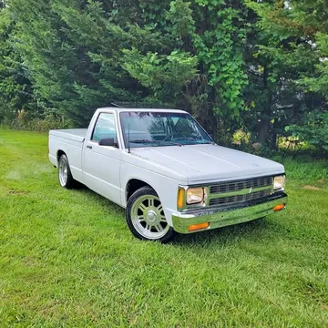 1992 Chevrolet S-10 LS Pickup 2D 6 ft