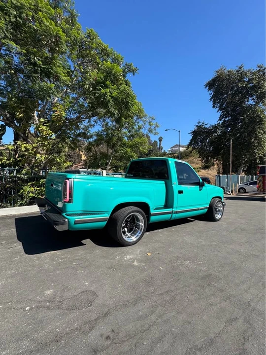 1992 Chevrolet Silverado - Image 2 of 10