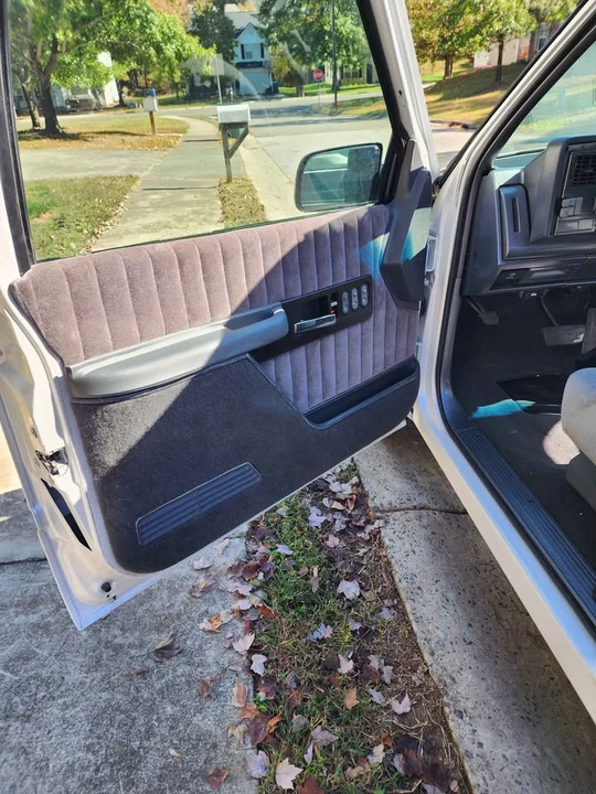1992 Chevrolet Silverado - Image 5 of 9