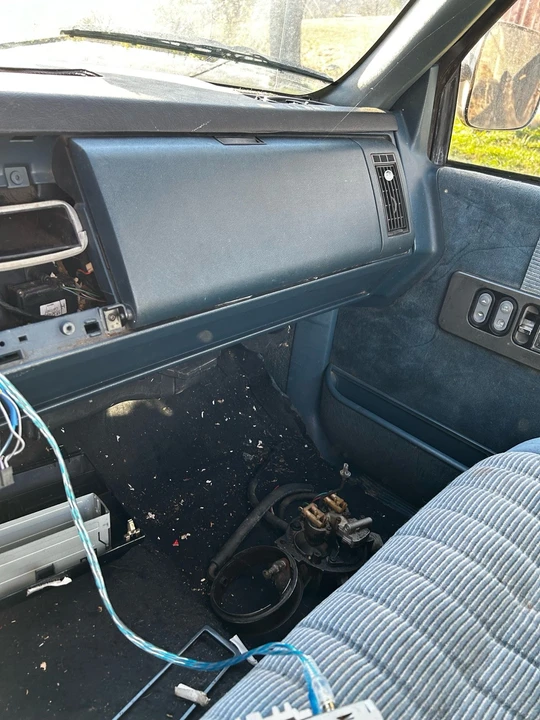 1992 Chevrolet C/K 4th Gen - Image 11 of 16