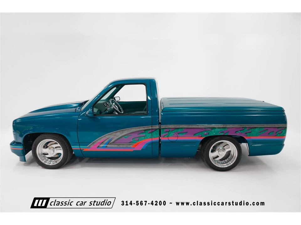 1992 Chevrolet Silverado - Image 17 of 31