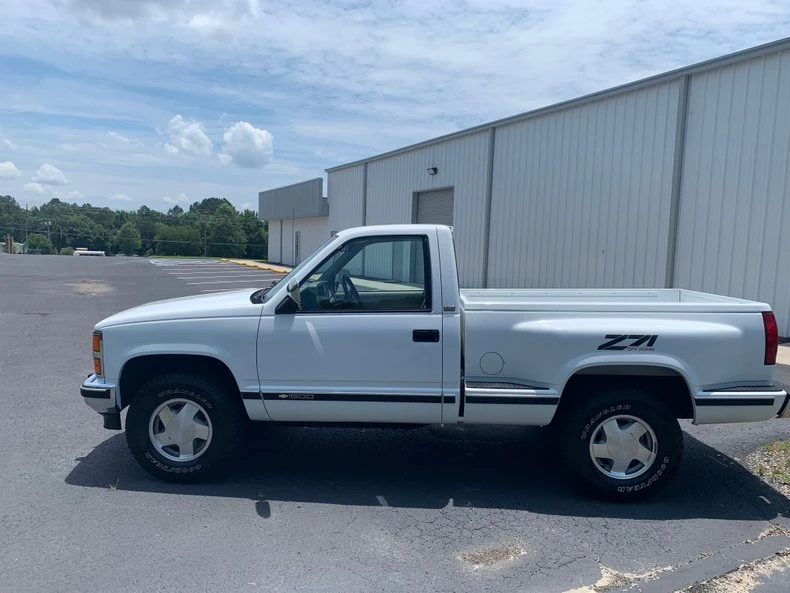 1992 Chevrolet C/K 4th Gen - Image 2 of 31