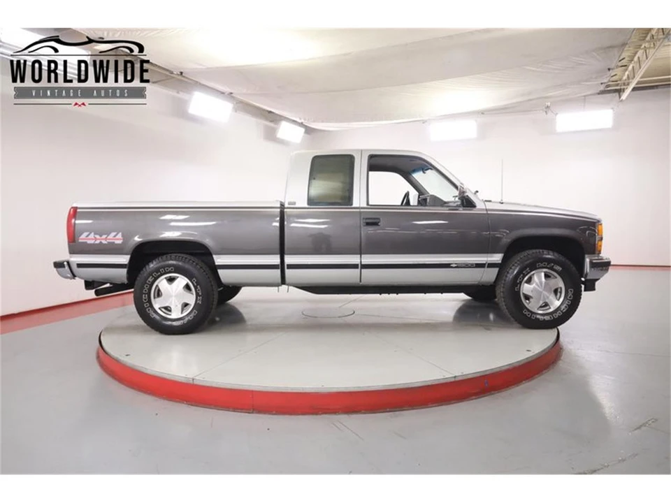1992 Chevrolet Silverado - Image 4 of 31