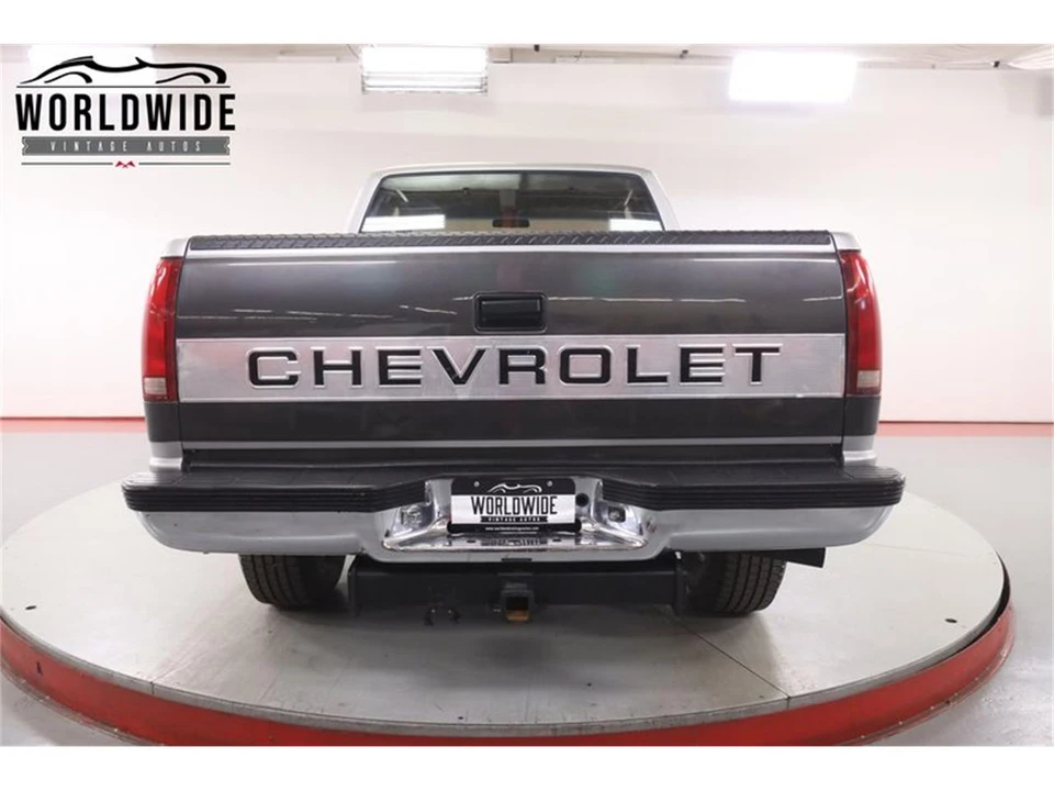 1992 Chevrolet Silverado - Image 17 of 31