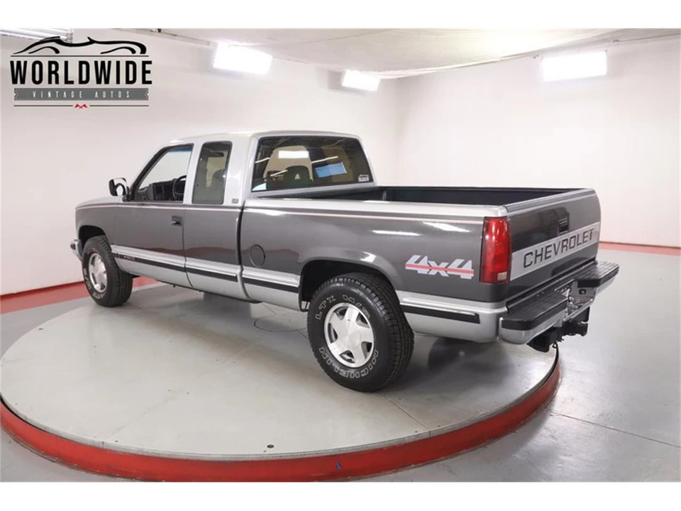 1992 Chevrolet Silverado - Image 5 of 31