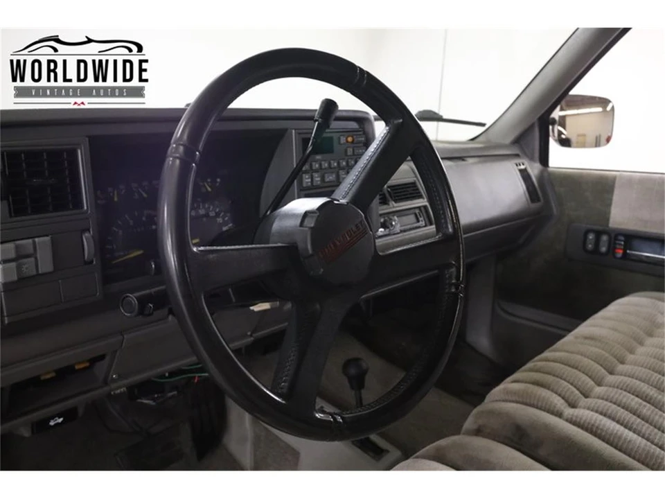 1992 Chevrolet Silverado - Image 26 of 31
