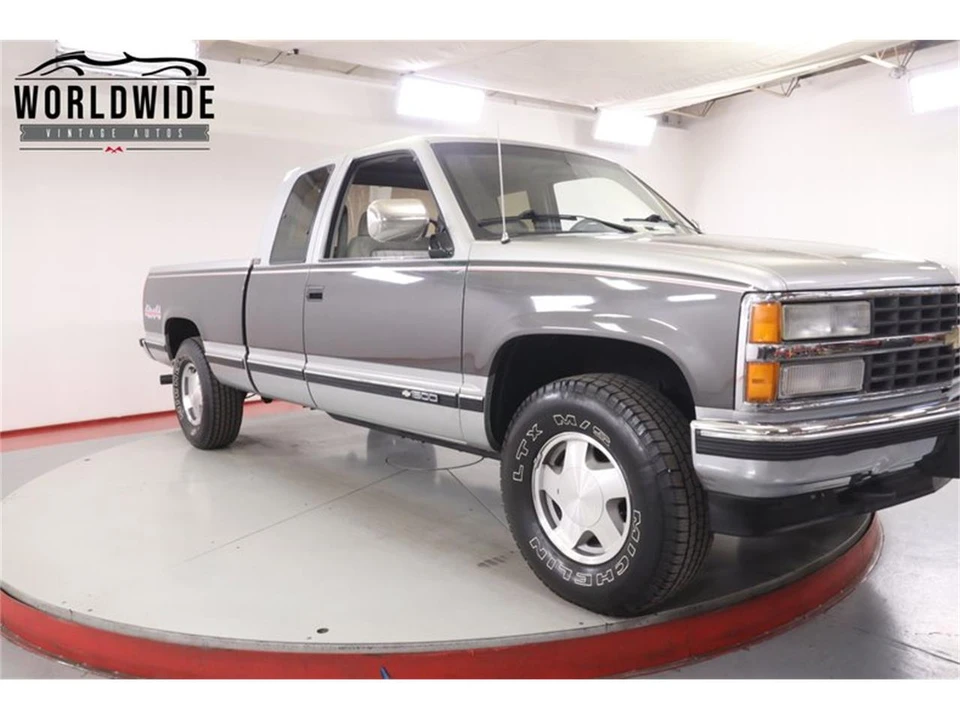 1992 Chevrolet Silverado - Image 14 of 31