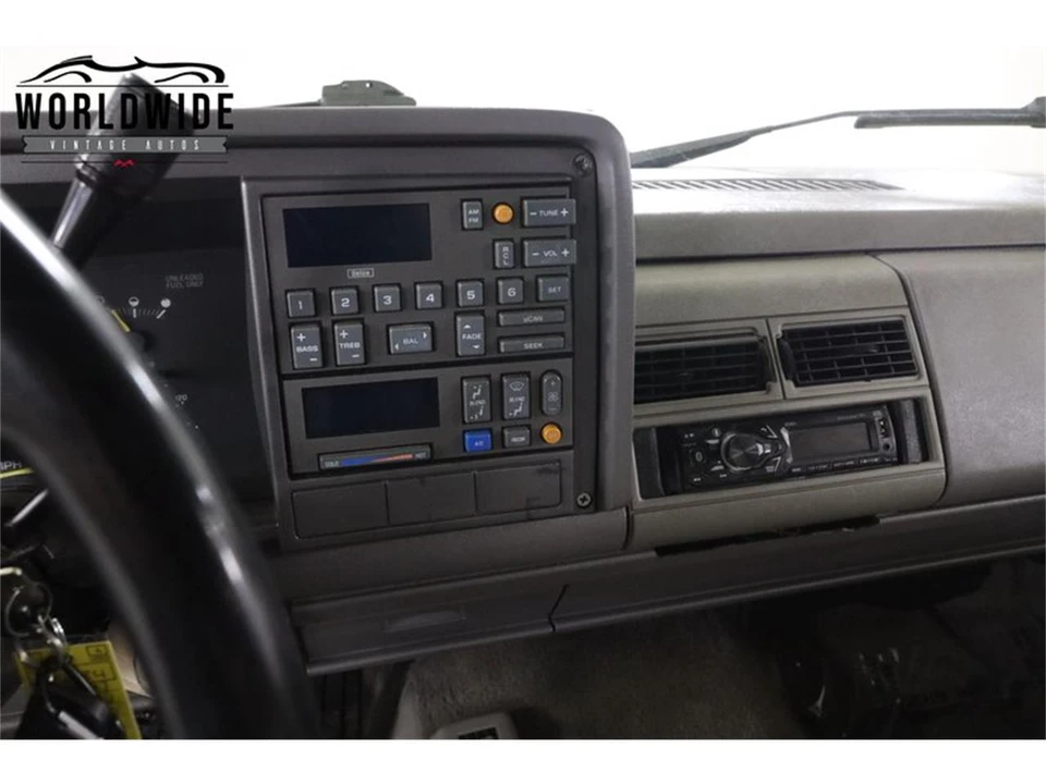 1992 Chevrolet Silverado - Image 29 of 31