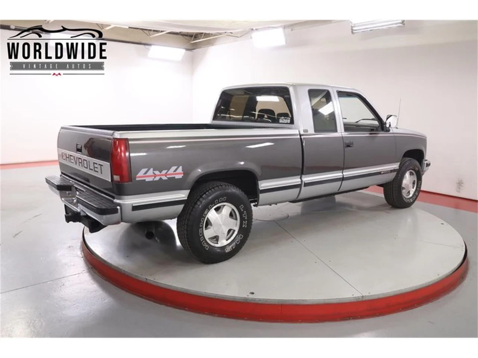 1992 Chevrolet Silverado - Image 6 of 31