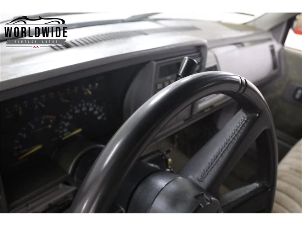 1992 Chevrolet Silverado - Image 30 of 31