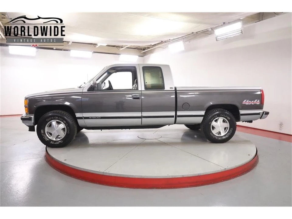 1992 Chevrolet Silverado - Image 3 of 31