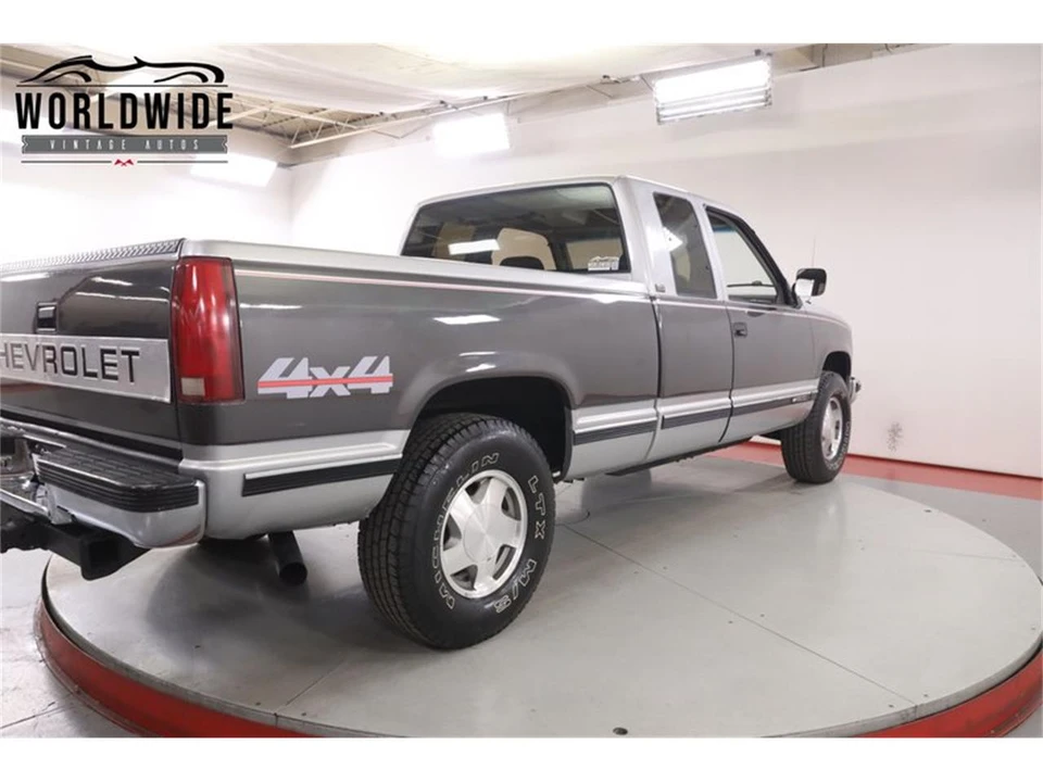 1992 Chevrolet Silverado - Image 21 of 31
