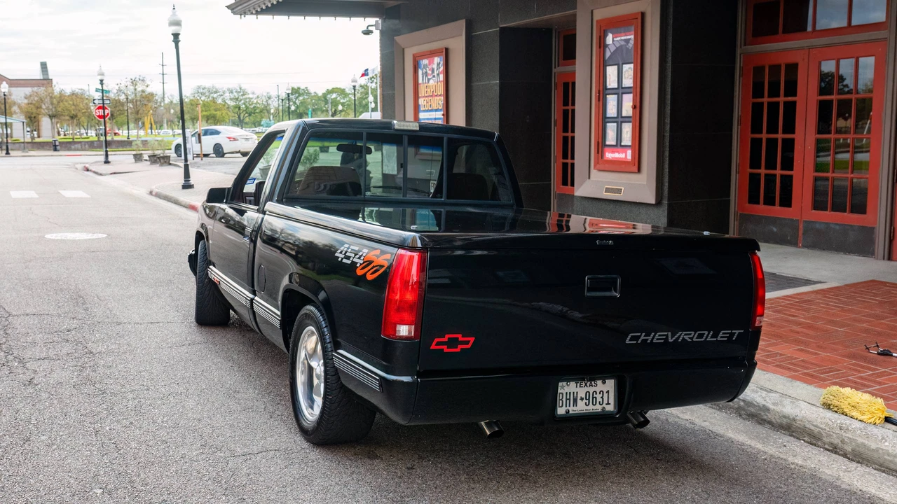 1992 Chevrolet 454 SS - Image 10 of 31