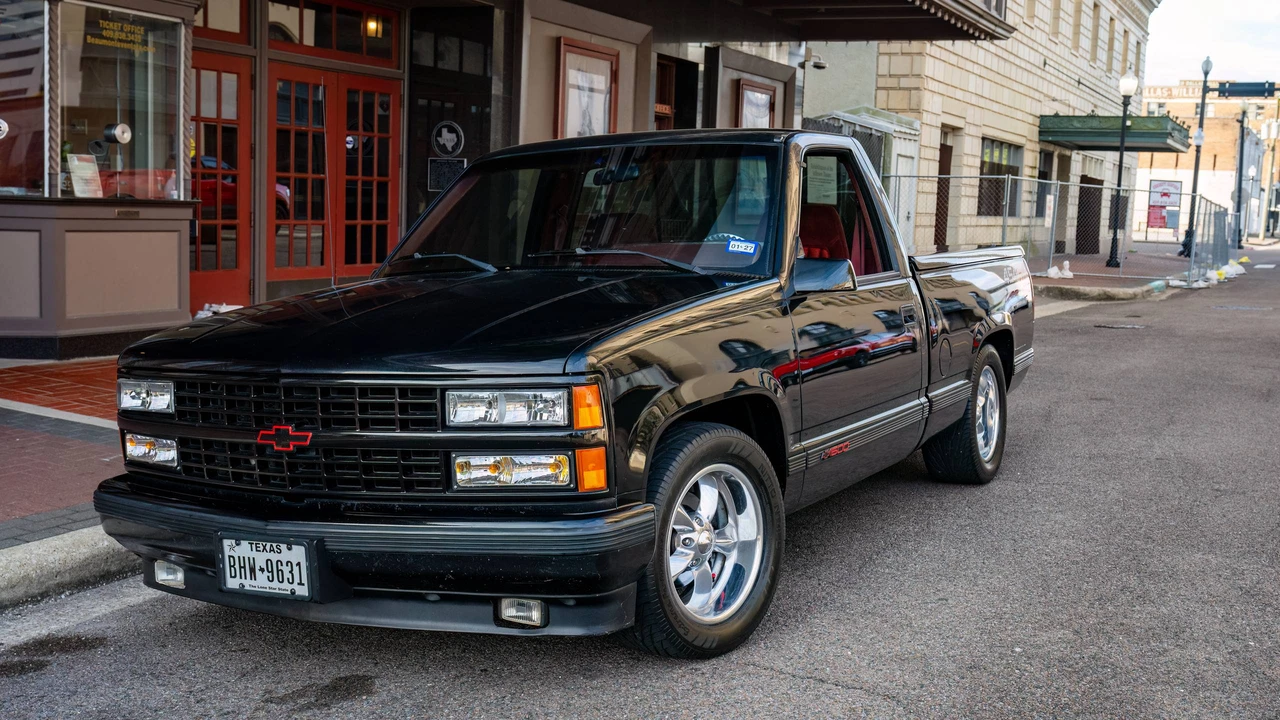 1992 Chevrolet 454 SS - Image 3 of 31