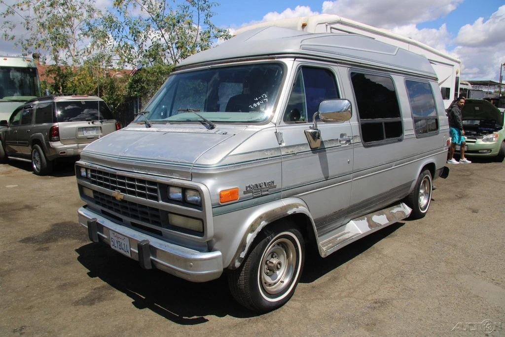 1992 Chevrolet G-Series Van - Image 2 of 21