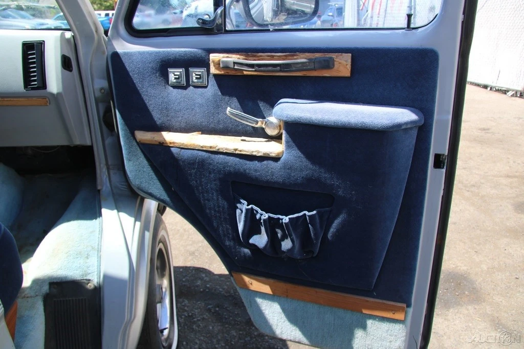 1992 Chevrolet G-Series Van - Image 19 of 21