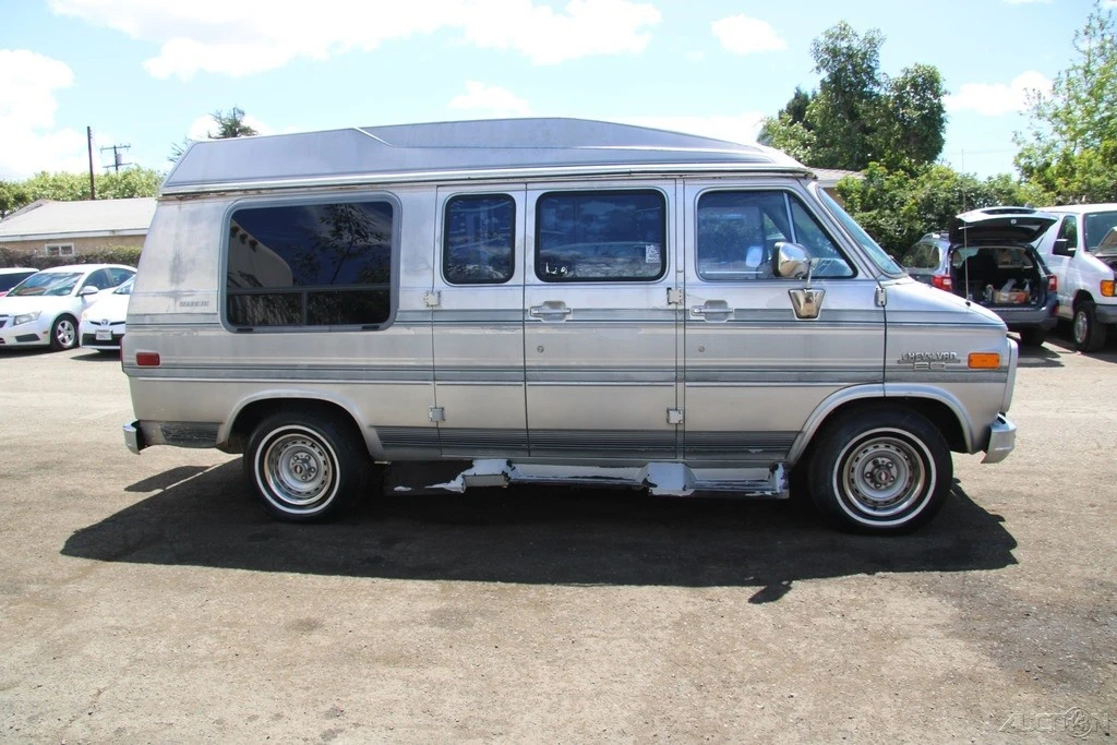 1992 Chevrolet G-Series Van - Image 9 of 21