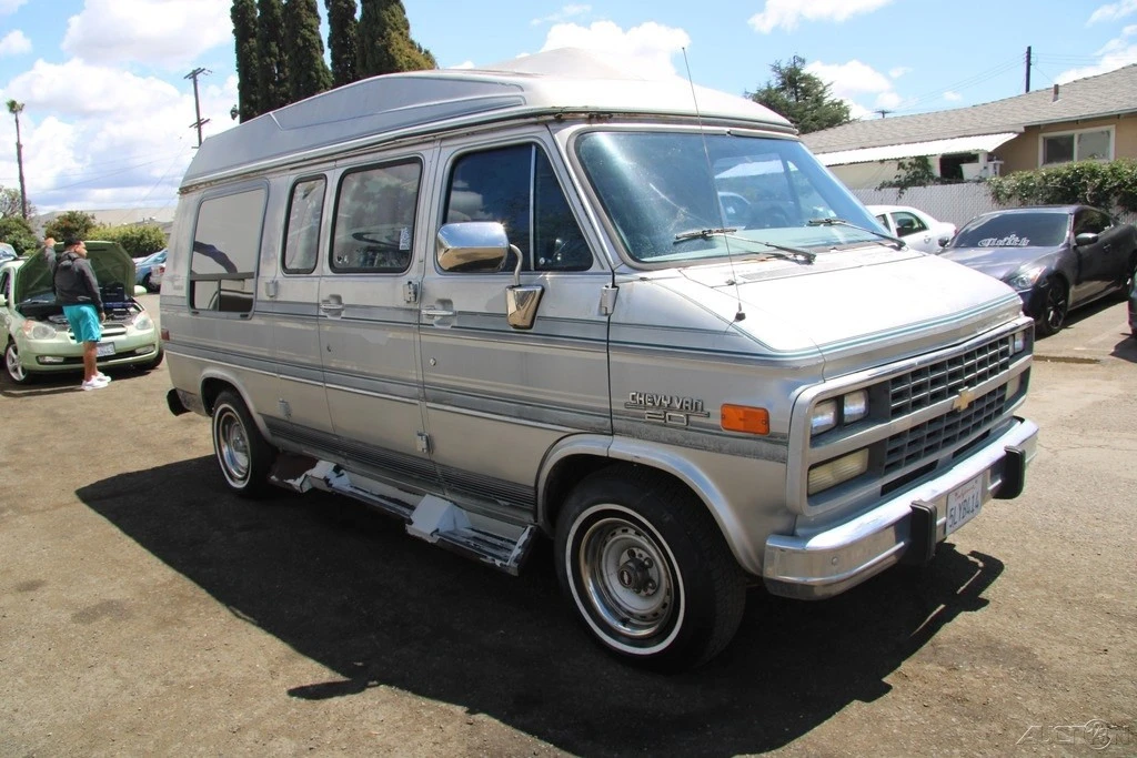 1992 Chevrolet G-Series Van - Image 10 of 21