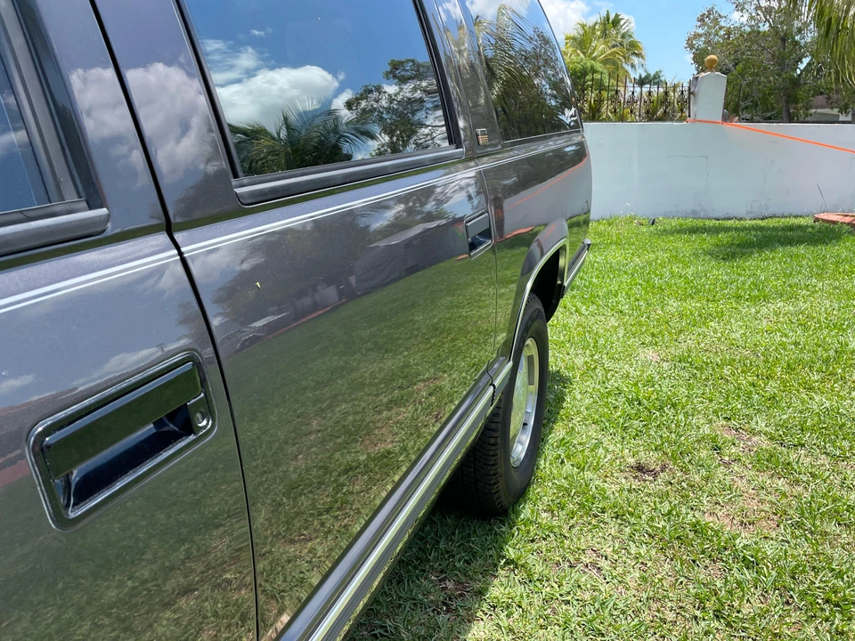 1992 Chevrolet Suburban 8th Gen - Image 22 of 31