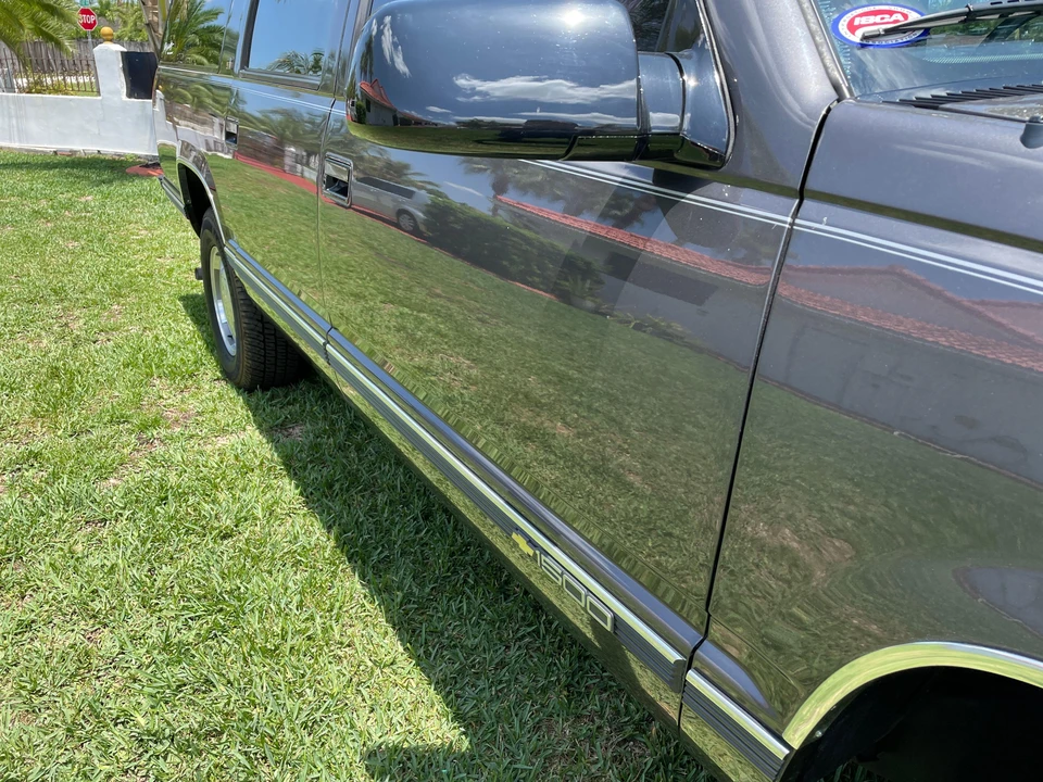 1992 Chevrolet Suburban 8th Gen - Image 29 of 31