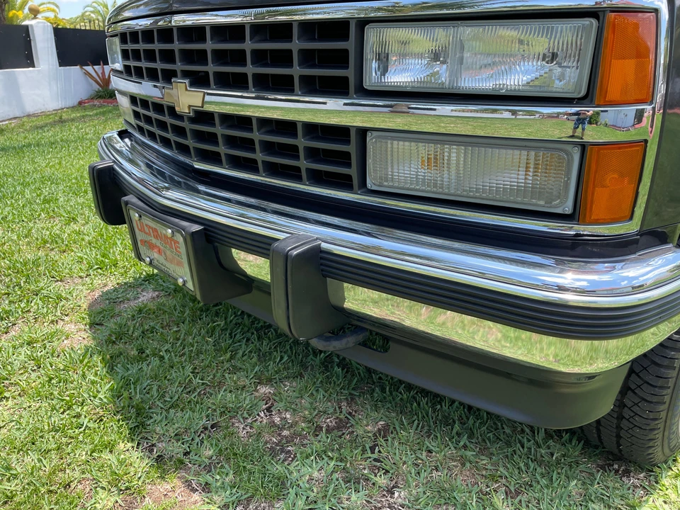 1992 Chevrolet Suburban 8th Gen - Image 19 of 31