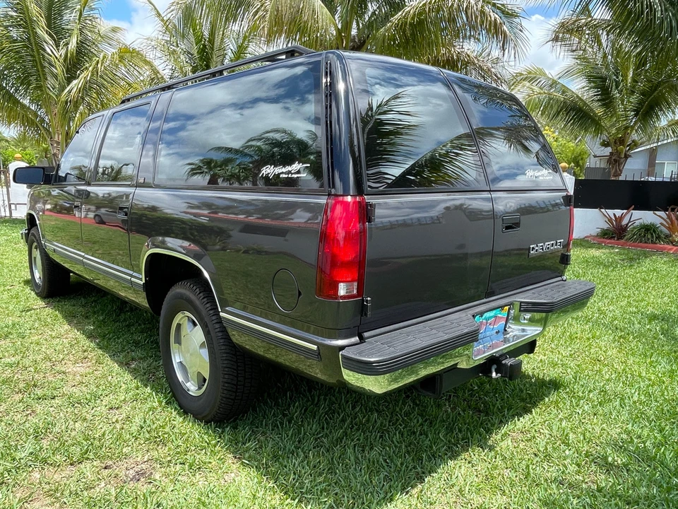 1992 Chevrolet Suburban 8th Gen - Image 8 of 31