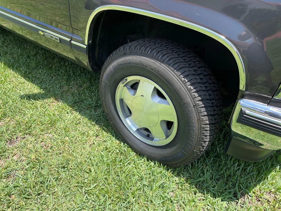 1992 Chevrolet Suburban 8th Gen - Image 30 of 31