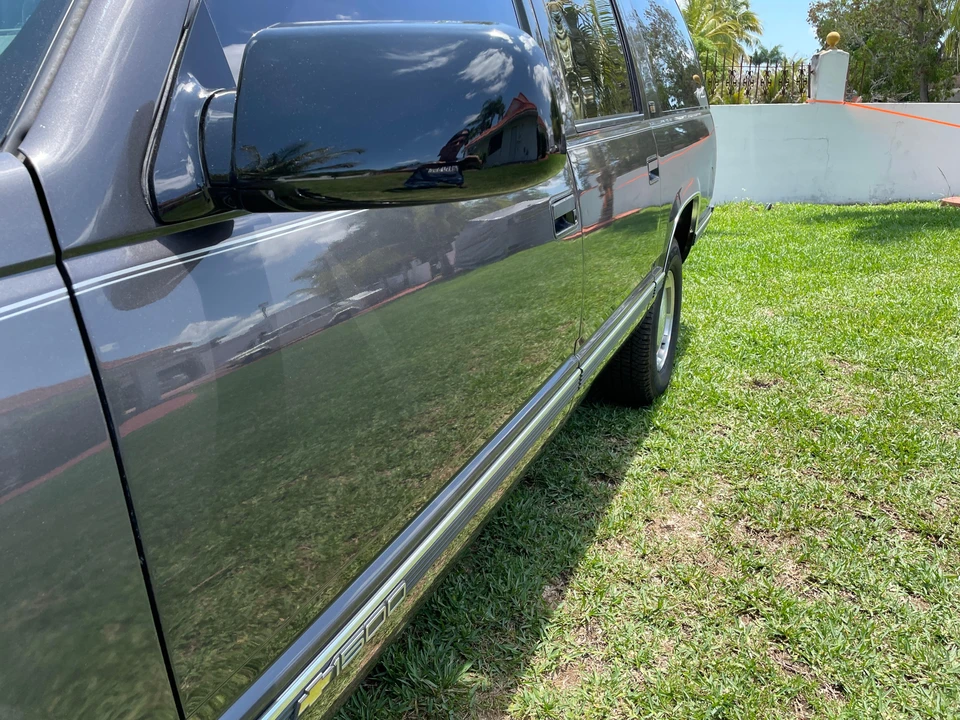 1992 Chevrolet Suburban 8th Gen - Image 21 of 31