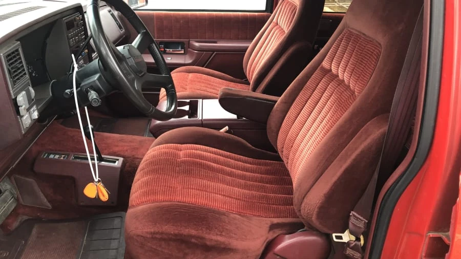 1992 Chevrolet Suburban 8th Gen - Image 2 of 4