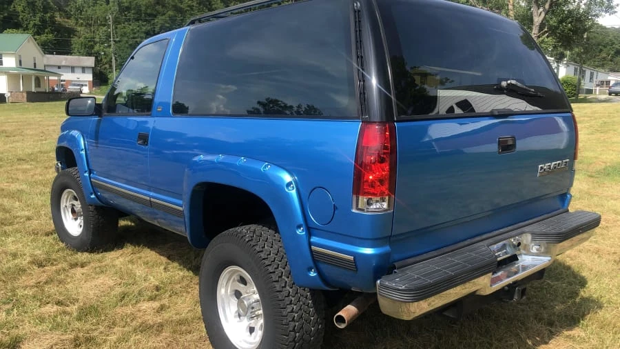 1992 Chevrolet Tahoe - Image 2 of 8