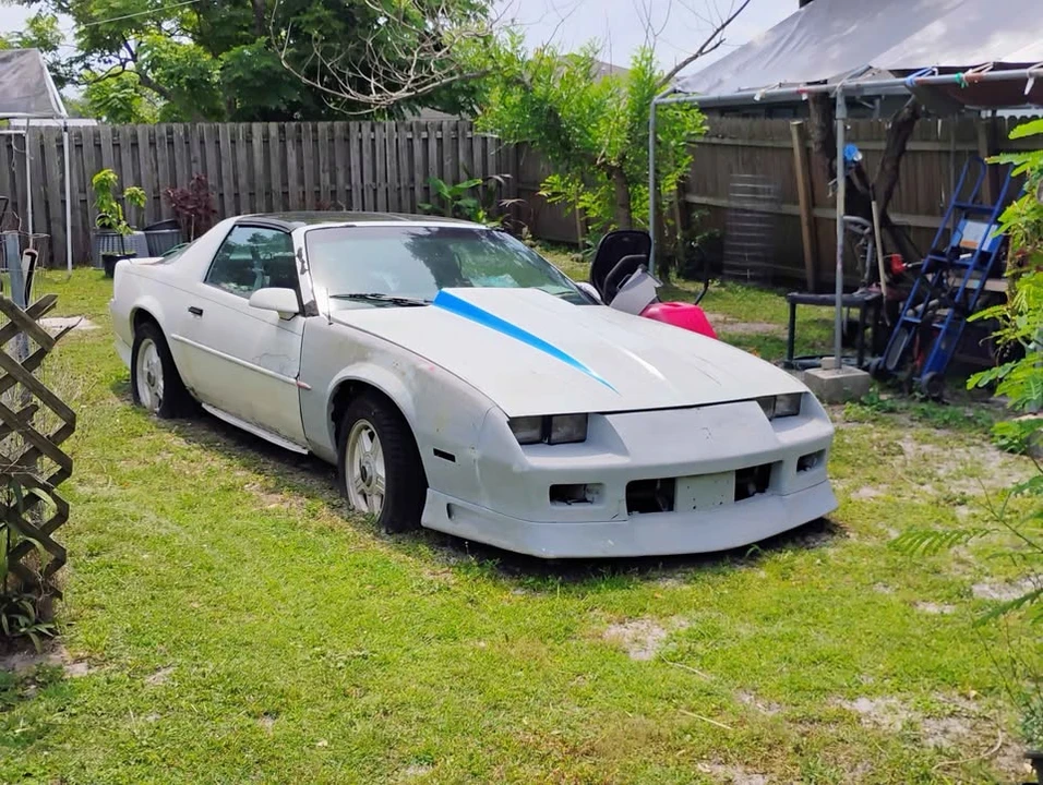 1992 Chevrolet Camaro 3rd Gen - Image 2 of 17
