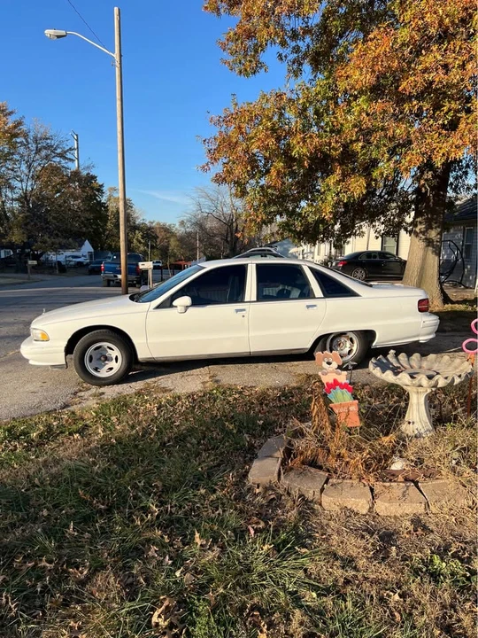 1992 Chevrolet Caprice - Image 3 of 10