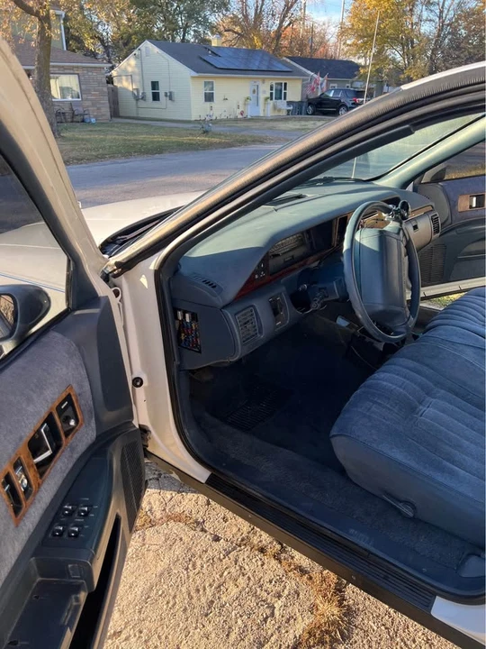 1992 Chevrolet Caprice - Image 6 of 10