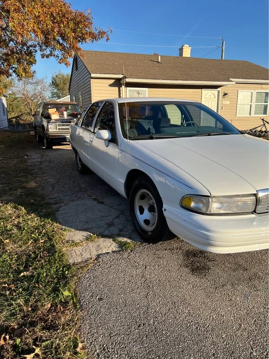 1992 Chevrolet Caprice - Image 2 of 10