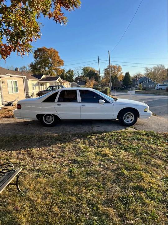 1992 Chevrolet Caprice - Image 4 of 10