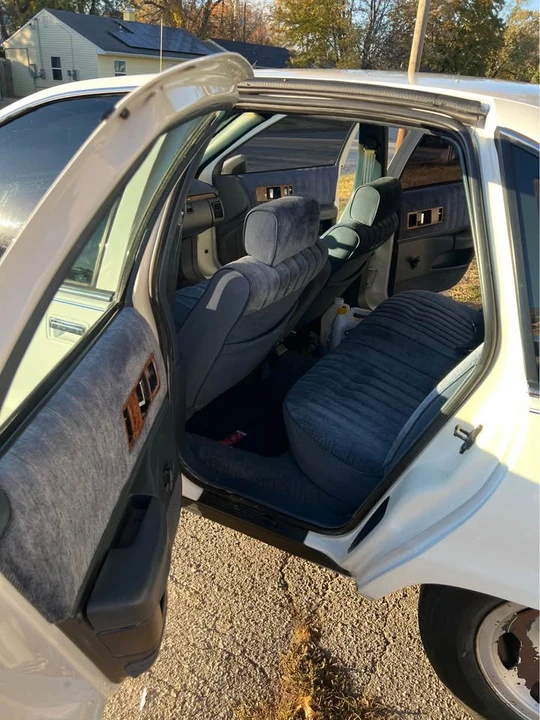 1992 Chevrolet Caprice - Image 7 of 10