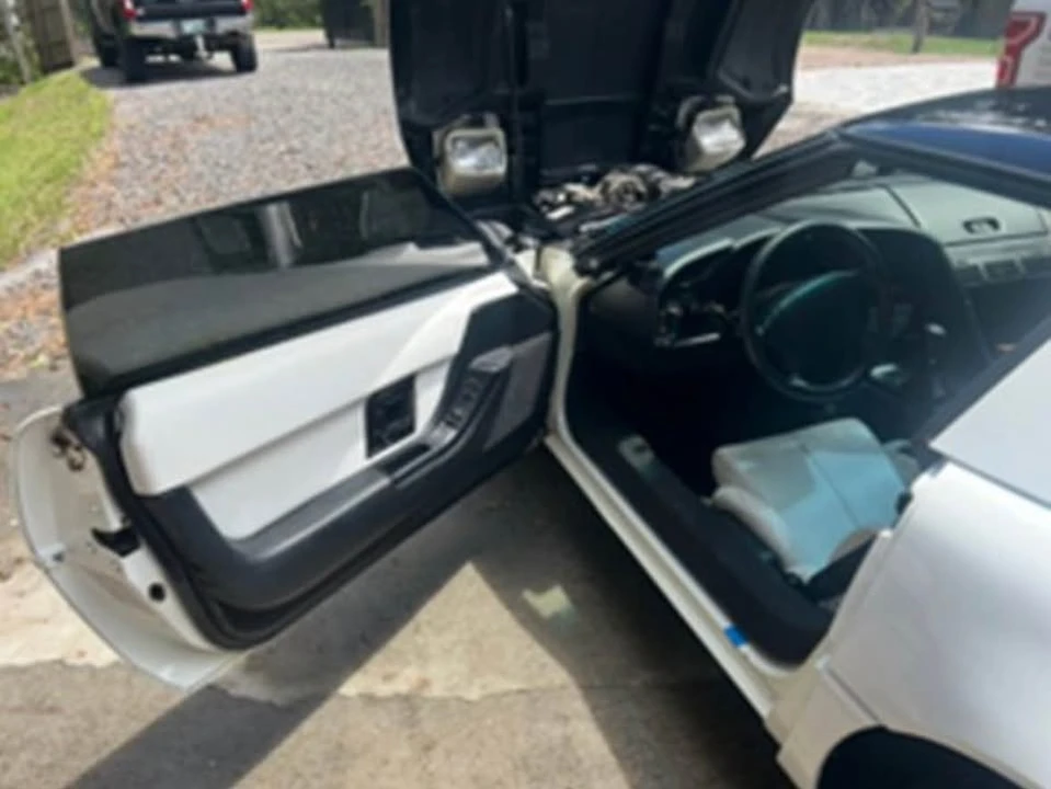 1992 Chevrolet Corvette C4 - Image 12 of 18