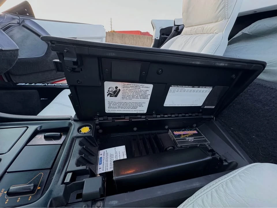 1992 Chevrolet Corvette C4 - Image 13 of 17