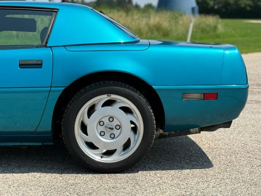 1992 Chevrolet Corvette C4 - Image 9 of 15