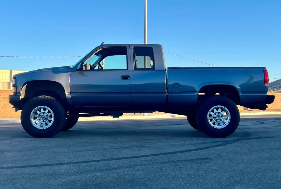 1992 Chevrolet Silverado - Image 11 of 20