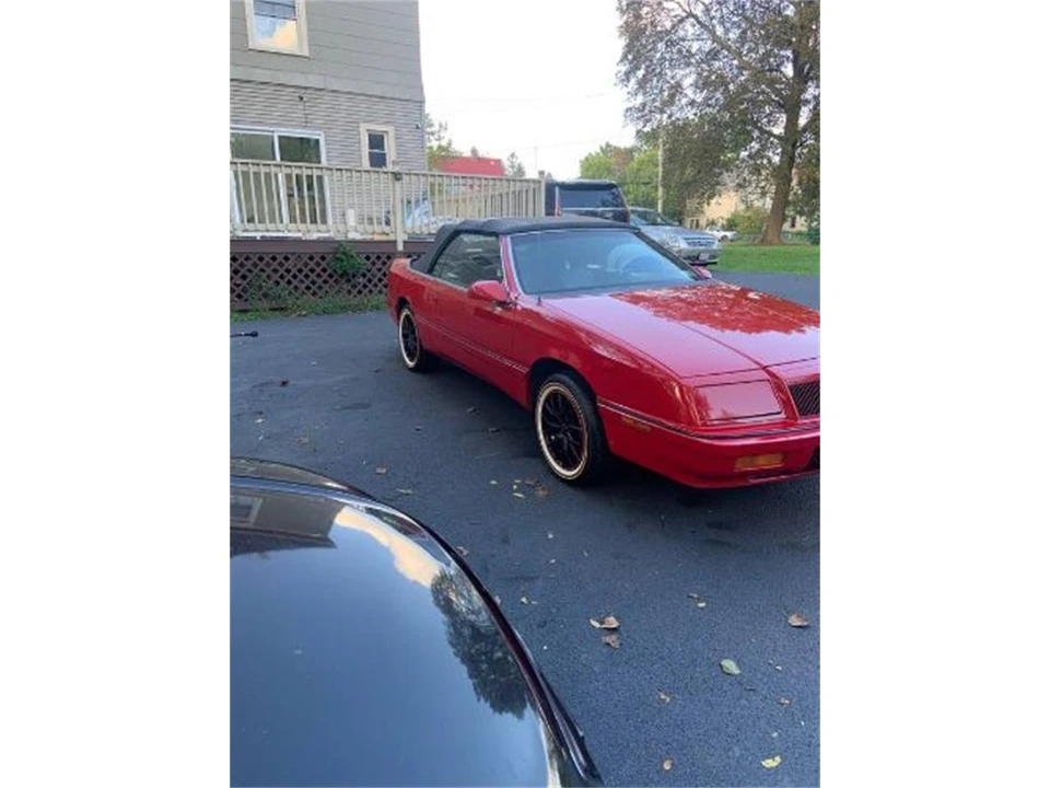 1992 Chrysler LeBaron - Image 2 of 3