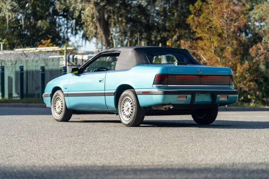 1992 Chrysler LeBaron - Image 11 of 17
