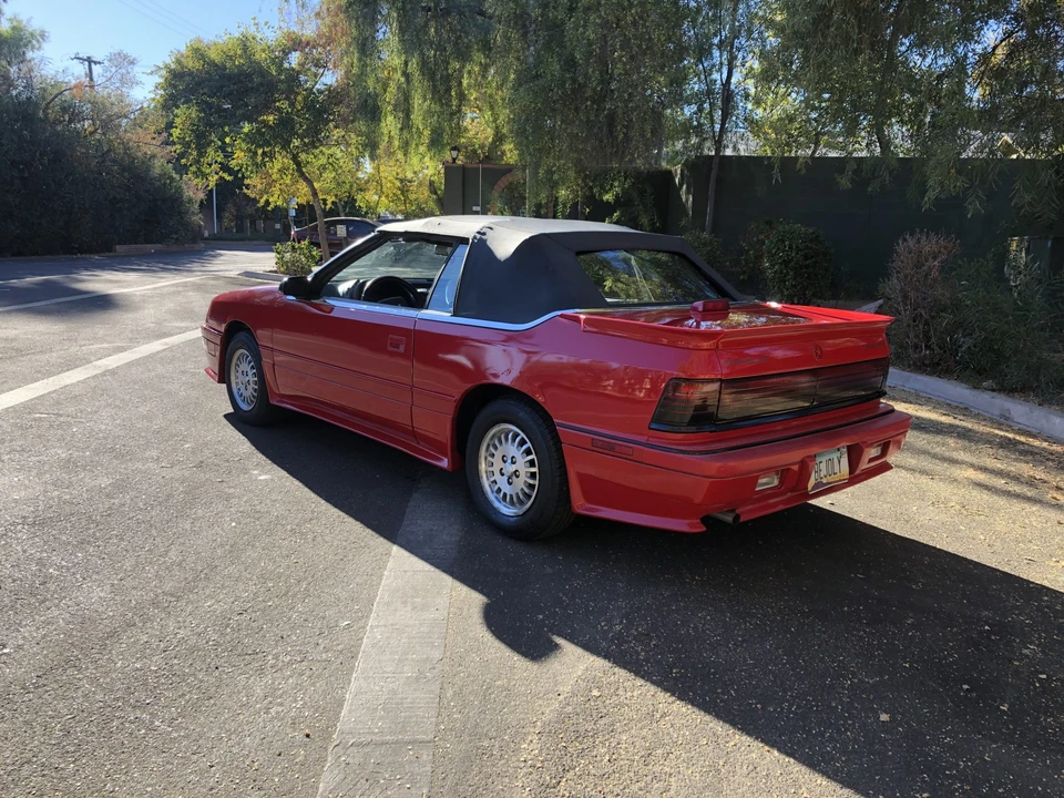 1992 Chrysler LeBaron - Image 22 of 31