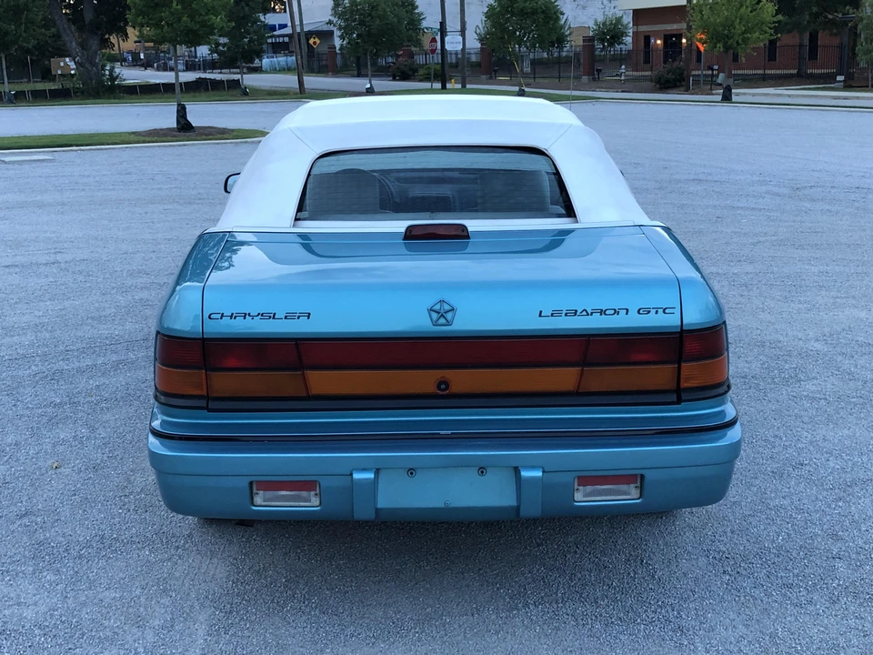 1992 Chrysler LeBaron - Image 28 of 31