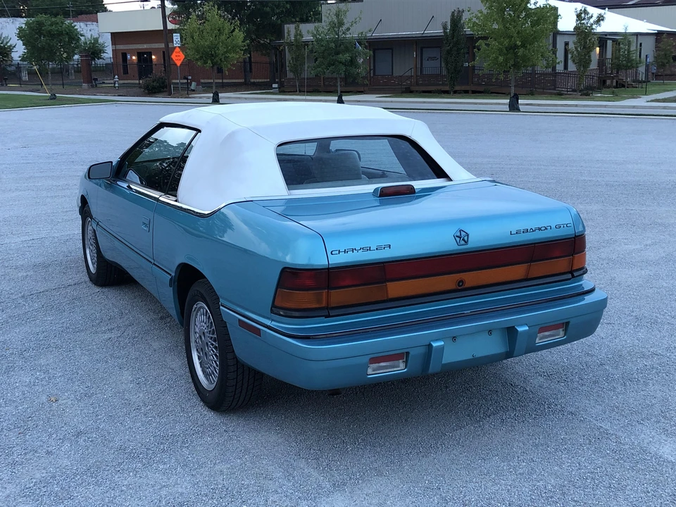 1992 Chrysler LeBaron - Image 4 of 31