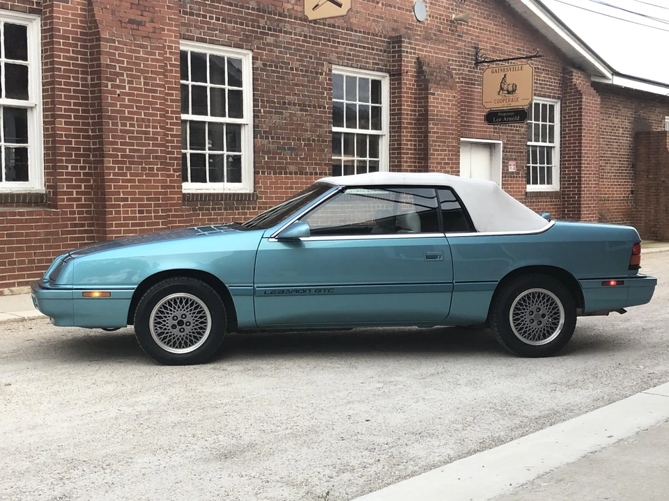 1992 Chrysler LeBaron - Image 19 of 31