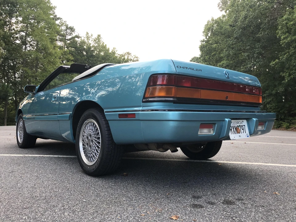 1992 Chrysler LeBaron - Image 25 of 31