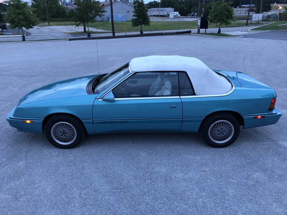 1992 Chrysler LeBaron - Image 20 of 31