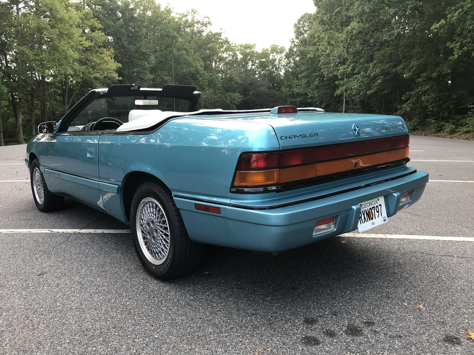 1992 Chrysler LeBaron - Image 24 of 31