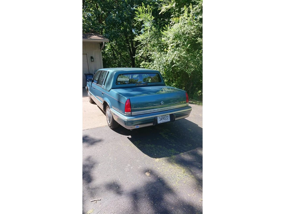 1992 Chrysler New Yorker - Image 4 of 16